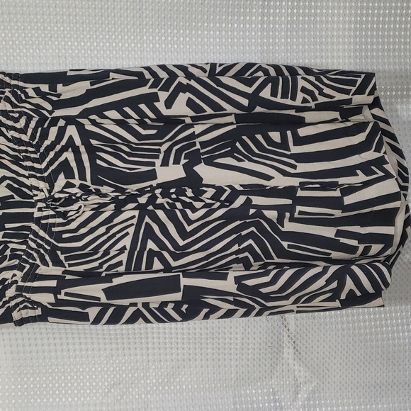 LOFT Women's Black and White Geometric Patterned Sheath Dress Small - Picture 3 of 8